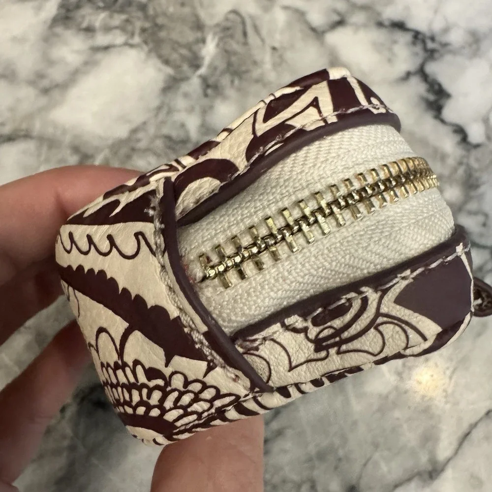 Vera Bradley Leather Zip Earbud Case Eclectic Paisley Cottage Cream Keychain - Picture 6 of 14
